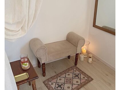 eyebrow salon uniの写真