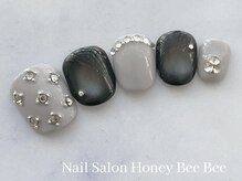 ハニービービー(Honey Bee Bee)/キラキラビジューネイル