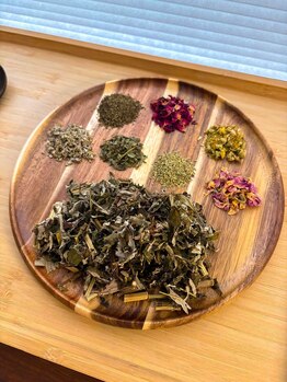 SOY. eyebrow and beauty salon【ソイ】/ハーブリーディング[よもぎ蒸し]