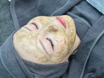 ハーブピーリング×韓国肌管理【&me神戸元町店】ピーリング【2/1OPEN(予定)】の写真/毛穴洗浄&ハーブピーリングで毛穴のお悩みを解消!ニキビケア&肌質改善も◎【毛穴/フェイシャル】