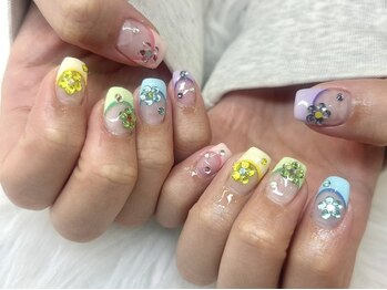 ジスタ(Gst)の写真/《ふんわりイメージを理想のデザインに》1000色以上のカラー＆SNSで話題のパーツで叶える褒められネイル＊