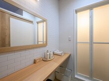 サロン ラフ アンド アースの雰囲気(全身コラーゲン&タンニングのお客様はシャワールーム完備☆)