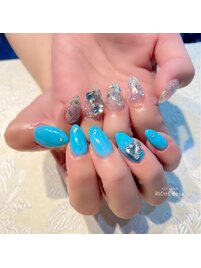 ブルー×キラキラネイル