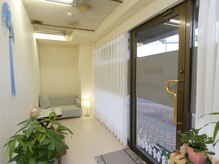 もみもみ屋の雰囲気（落ち着いたシンプルな空間　個室も完備）