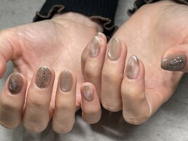 ブラウンニュアンスネイル