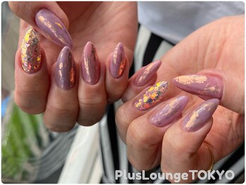 プルースラウンジ トウキョウ(Plus Lounge TOKYO)/くすみピンクネイル秋ホログラム