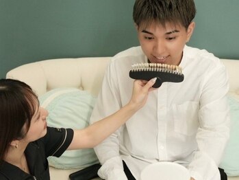 ホワイトニングショップ 鈴鹿店の写真/【三重県/鈴鹿】最高品質のジェルで気になる歯の黄ばみをしっかりケア！圧倒的な白さの実現へ