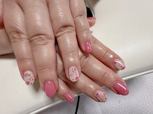 イリムラック(YLIMRAC)の雰囲気(爽やかなピンク色とドライフラワー)