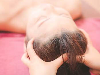 イッツボディ/《ヘッドマッサージ》たるみケア