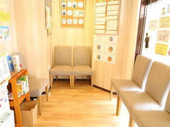 からだラボ整体院/まずは待合室にご案内です！