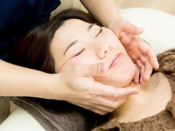 田端整体院/小顔整体でたるみを改善!