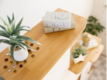 落ち着いた色合いのインテリア♪