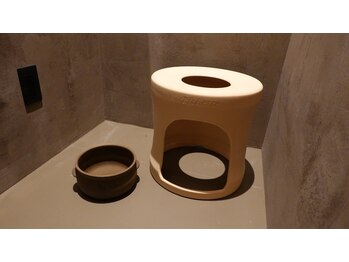 ルボアサンス 中目黒店(Le bois Sens)/黄土椅子で温め効果80倍