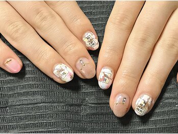 ミナネイル(mina-nail)/フラワーアートにプラスでシール