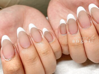 アンガット(angot.)/白フレンチネイル