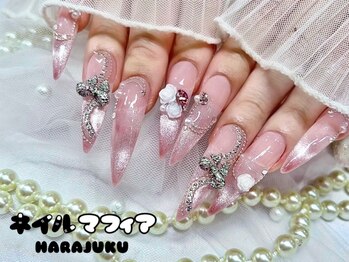 ネイルマフィア 原宿(NAIL MAFIA)の写真/「整った綺麗なスカルプの形」×「均等の厚み」で最強卍''盛り盛りにパーツやアートをオーダーしちゃって★