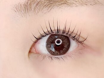 サロンドシュシュ(Salon de chouchou)の写真/SNSで話題の大人気パリジェンヌラッシュリフト☆自まつ毛を立ち上げて、自然だけどパッチリなお目元に♪