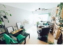 オフグリーン(offgreen)の雰囲気（店内は緑色と黒基調のインテリアで統一しています）