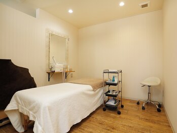 ビューティースペースラルジュヘアー(Beauty Space Large hair)/内観/まつ毛パーマ/眉毛パーマ