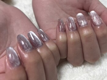 ラウレアネイル(laule'a nail)の写真/シンプル～トレンドを抑えた定額ネイル♪大人気のマグネットネイルは30色の豊富なお色みをご用意◎