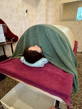 ラクアル(LAQAL)の写真/【よもぎ蒸し×超音波】でドバドバ出る！寝るだけで叶う全身発汗＆代謝UP！蓬の美肌成分でピカスッキリ！