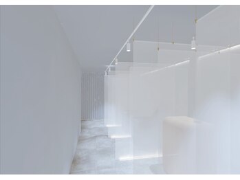 ミリ 新宿西口(mili)/静かにリラックスできるサロン