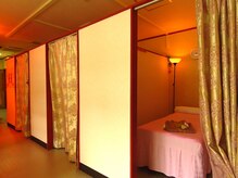 百草堂 栄店/《施術スペース》