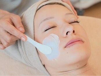 アミティーコーシー(amity cosy.)の写真/【名鉄犬山線「江南駅」徒歩4分！】駅近で通いやすさ◎大人気よもぎ蒸しとも相乗効果で美白ケアを！