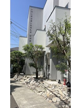 トラストネイル 垂水(TRUST NAIL)の写真/JR垂水駅東口から徒歩3分、大人の洗練された指先へ導くエイジングネイル専門店で特別なひとときを