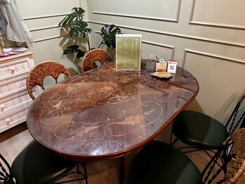 サロンドボーテ フォレッタ(Salon de beaute Folletta)/カウンセリングテーブル