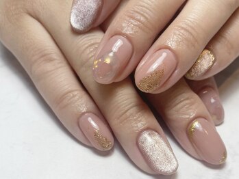 フレイムス アイラッシュ アンド ネイル(FRAMES)の写真/大人女性に大人気シンプルネイルでオシャレな指先に★ハンド/フットの毎月のお手入れも【FRAMES】にお任せ!