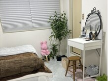 店内は白で清潔に、あなただけの空間をご提供いたします。