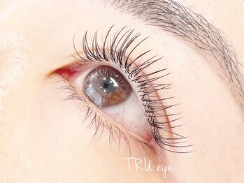 トゥルーネイル アンド アイ ボーノ相模大野店(TRU NAIL & EYE)の写真/【フラットラッシュ上140本コース&まつげケアＴｒ付￥4990】最高級の軽さと持続力◎ネイル同時施術OK◎