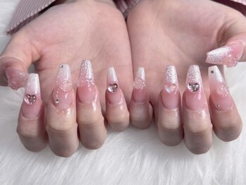 クイーンズ ネイル スタジオ(QUEENS NAIL STUDIO)/つけ放題/フィルイン/長さ出し