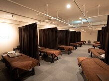 グイット 川崎東口店(Goo-it!)/店内は広々とベッド10台