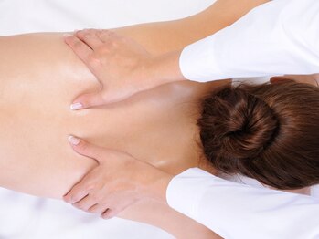 サロンコスメティック ザ スパ(SALON COSMETIC THE SPA)の写真/頭まですっきり♪【ヘッドマッサージ付アロマボディ80分¥15400⇒¥13200】