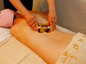 韓流美容 薬手骨気/goldカッサセラピー