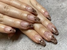 マーム(ma'am)/ホロとラメでグラデーション