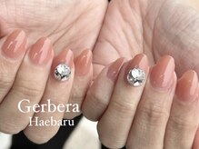 ジェルベーラ(Gerbera)/大人気！マオボールネイル