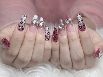 ジュリネイルスタジオ(Julli Nail Studio)/マグネット、キラキラ