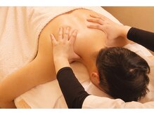 白澤リラクゼーションの雰囲気(首・肩・背中を深くゆるめ、心まで軽くなる施術。)