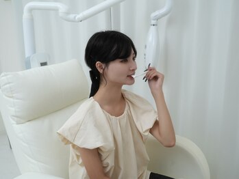 ホワイトラボ(WHIITE LAB.)の写真/【清潔感のある白い歯が叶う☆】食事制限一切なし！プラチナホワイトニングで若々しい見た目の印象に♪