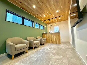 よしおか鍼灸整骨院/待合室