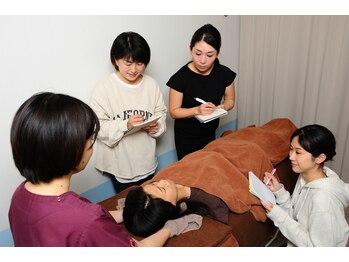 ジネコラボ 茅ヶ崎(Gyneco-labo)/施術講習で、技術力アップ