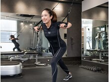 札幌加圧パーソナル インパクトジム(impact gym)の雰囲気（EMSスーツ着用で短時間でも効率的にトレーニングが可能！）
