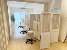 ホワイトアイ 平塚(WHITE EYE)の雰囲気（清潔感◎白基調の平塚駅近アイサロンで美眉実現☆）