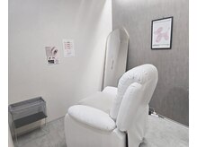 ホワイトアイ 仙台店(WHITE EYE)の雰囲気(ふわふわのリクライニングチェア)