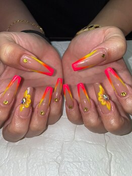 ネイルズフォーユー(Nails 4 U)/