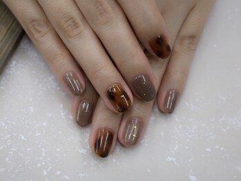 サニーサイド 梅田(Sunny side)/べっ甲ネイル