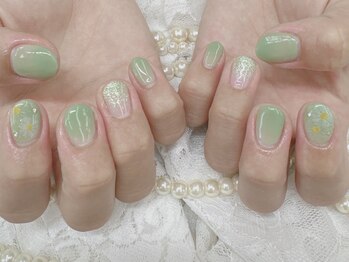 ハニービービー(Honey Bee Bee)/ピスタチオカラーネイル